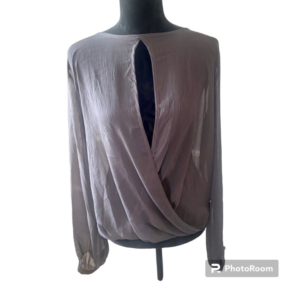 • unique blouse •